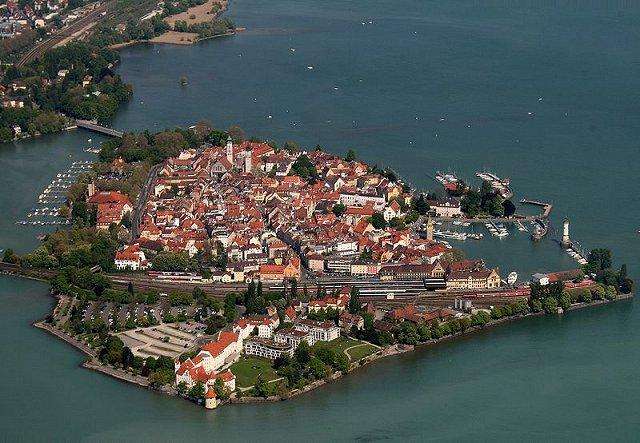 Photo:  City island of lindau